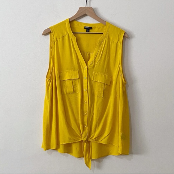 Torrid Yellow Vneck Sleeveless Button Front Blouse Top - Picture 1 of 9